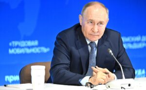 Владимир Путин отметил государственными наградами двух дальневосточников