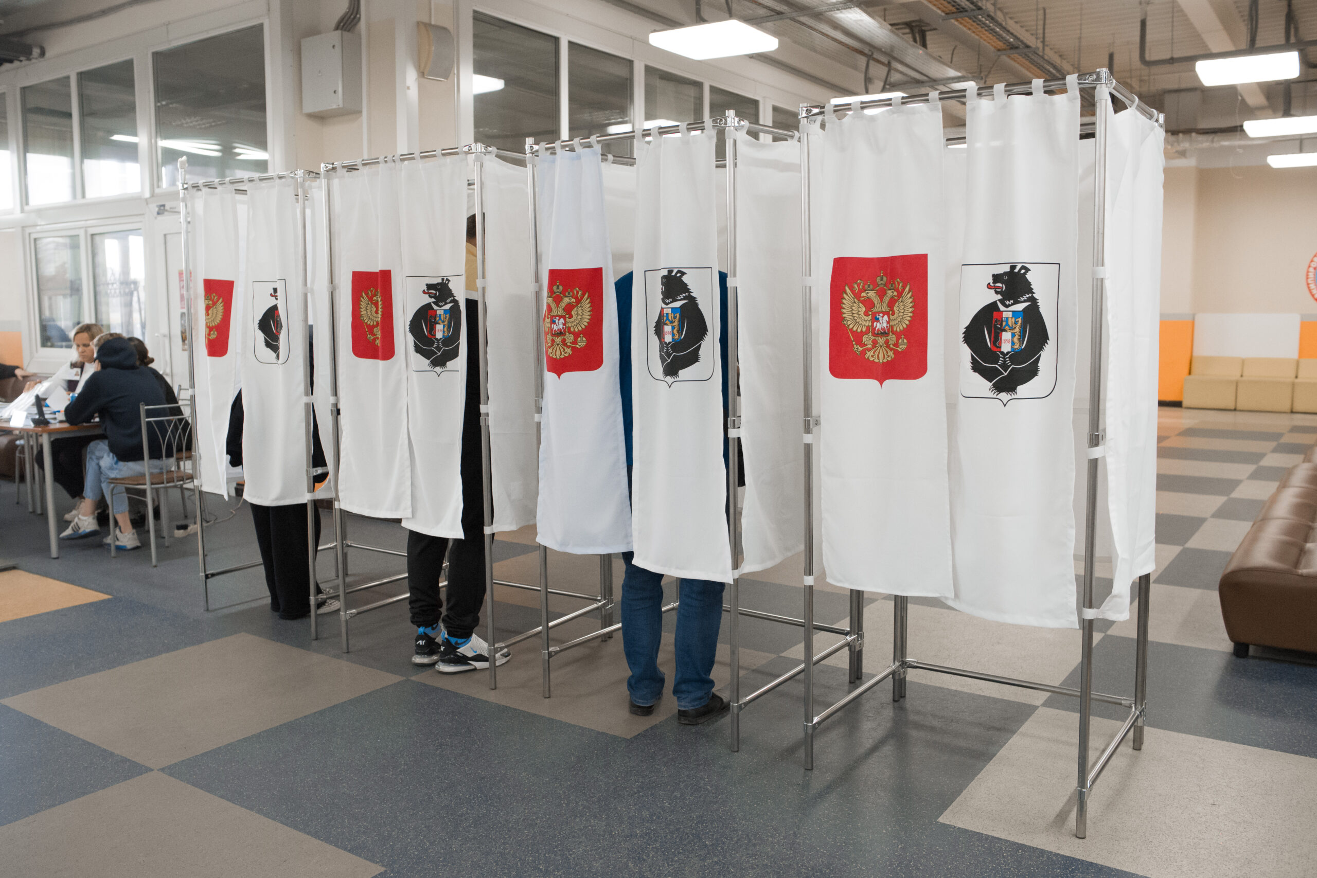 Итоги второго дня голосования по выборам губернатора Хабаровского края подвел Избирком
