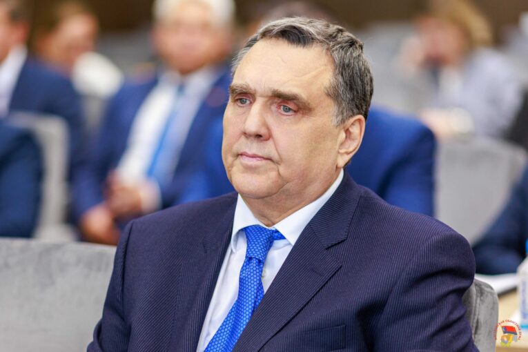 Сергей Иванов в пятый раз стал сенатором от Магаданской областной думы